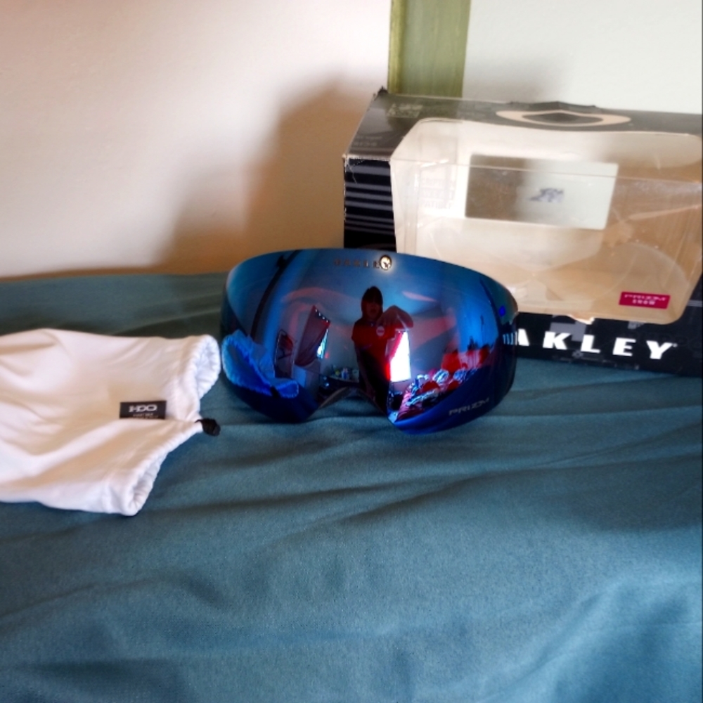 Oakley ski blue goggles